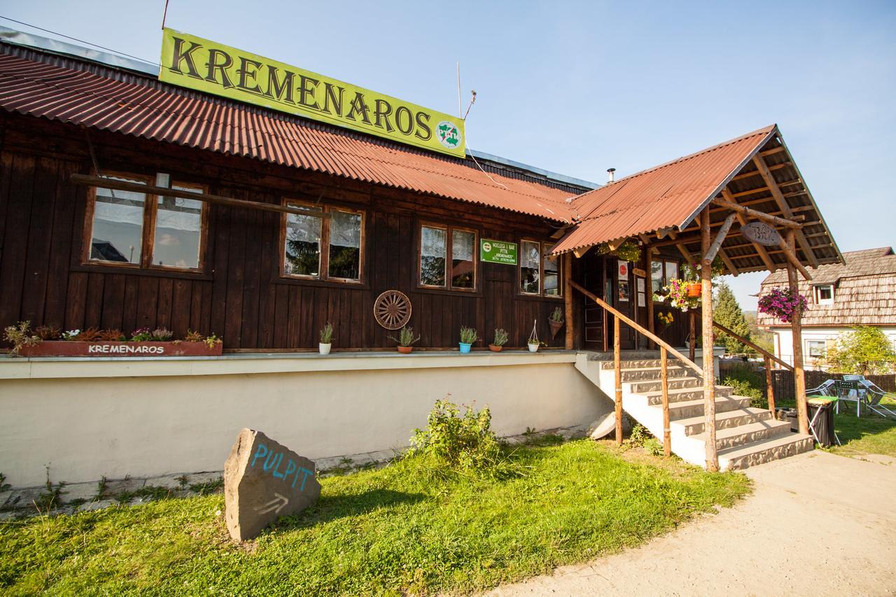 Ustrzyki Górne Kremenarosホステル エクステリア 写真